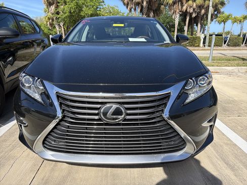 Used 2016 Lexus ES 350 w/ Luxury Package w/Wood Trim image 2