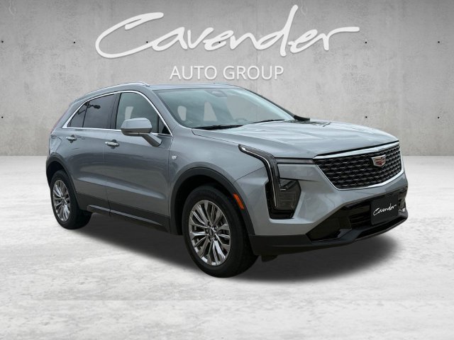 Used 2024 Cadillac XT4 Premium Luxury FWD image 2