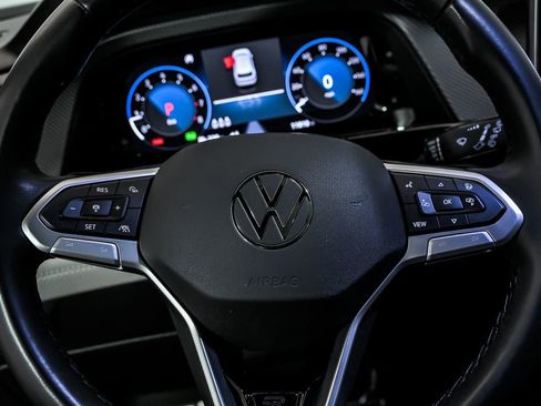 Certified 2025 Volkswagen Atlas Cross Sport SEL Premium R-Line AWD/4WD image 19