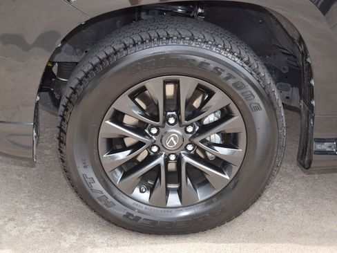 Used 2023 Lexus GX 460 Premium w/ Premium Package image 40