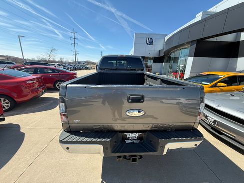 Used 2011 Ford F350 Lariat w/ Lariat Interior Pkg image 4