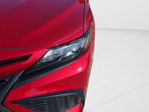 Used 2024 Toyota Camry SE image 9