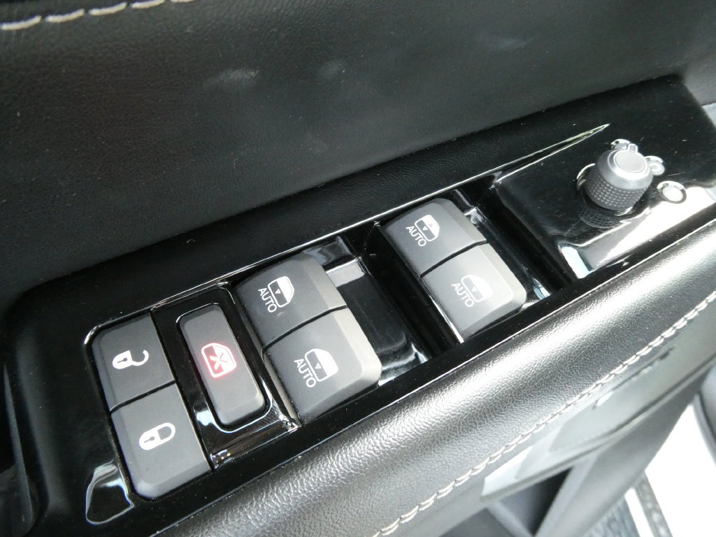 Used 2023 Jeep Wagoneer 4WD w/ Premium Group I image 27