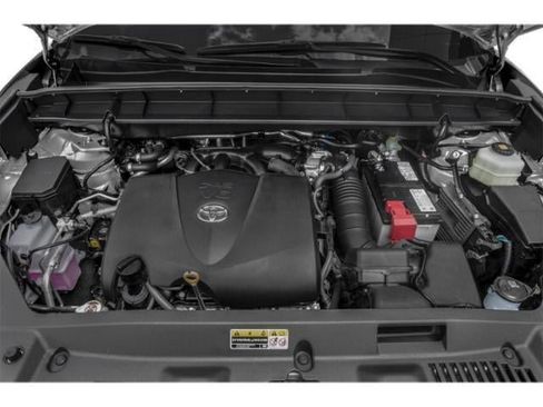 Used 2021 Toyota Highlander LE AWD/4WD image 12