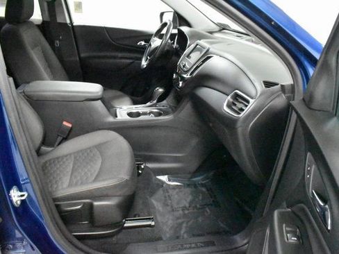 Used 2020 Chevrolet Equinox LT w/ Driver Convenience Package image 13