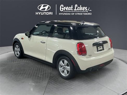 Used 2017 MINI Cooper 2-Door Hardtop image 3