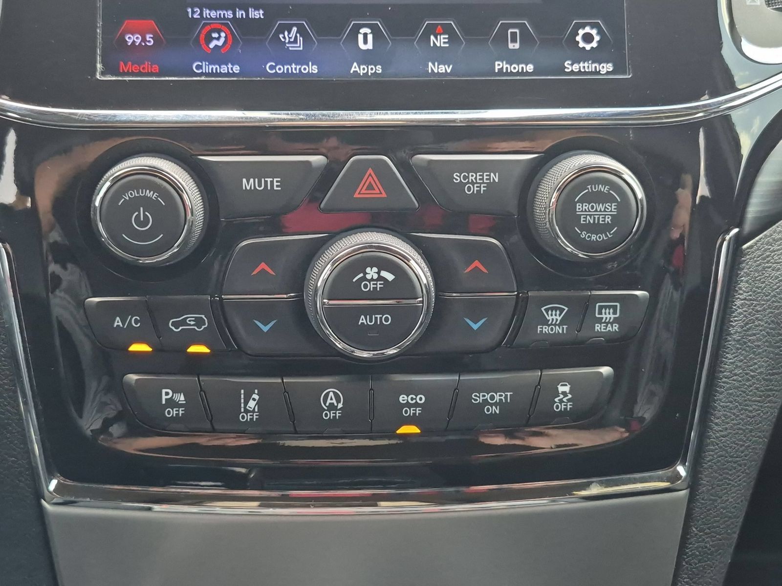 Used 2021 Jeep Grand Cherokee Laredo X AWD/4WD image 20