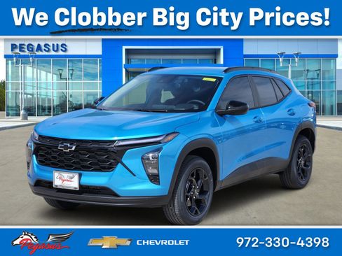 New 2026 Chevrolet Trax LT w/ Driver Confidence Package FWD image 2