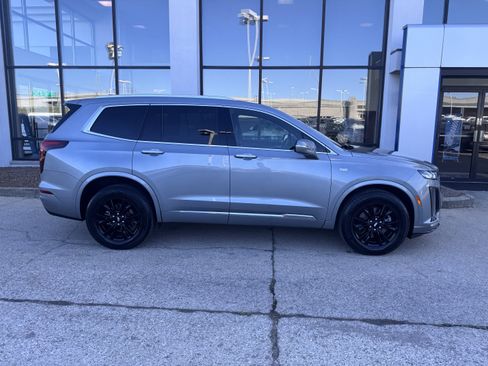 Used 2023 Cadillac XT6 Luxury w/ LPO, Floor Liner Package image 3