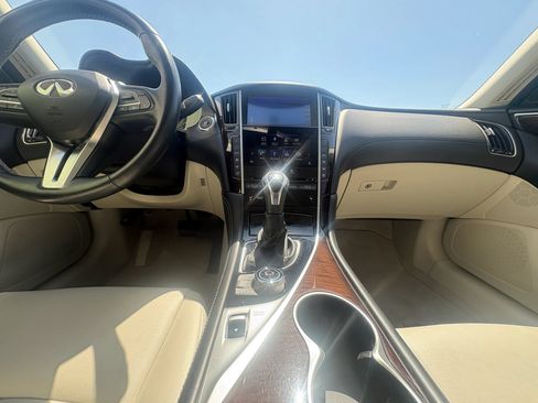 Used 2018 INFINITI Q50 Luxe w/ Essential Package (2.0T Luxe) RWD image 12