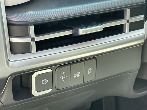 Used 2025 Hyundai Santa Fe SEL image 6