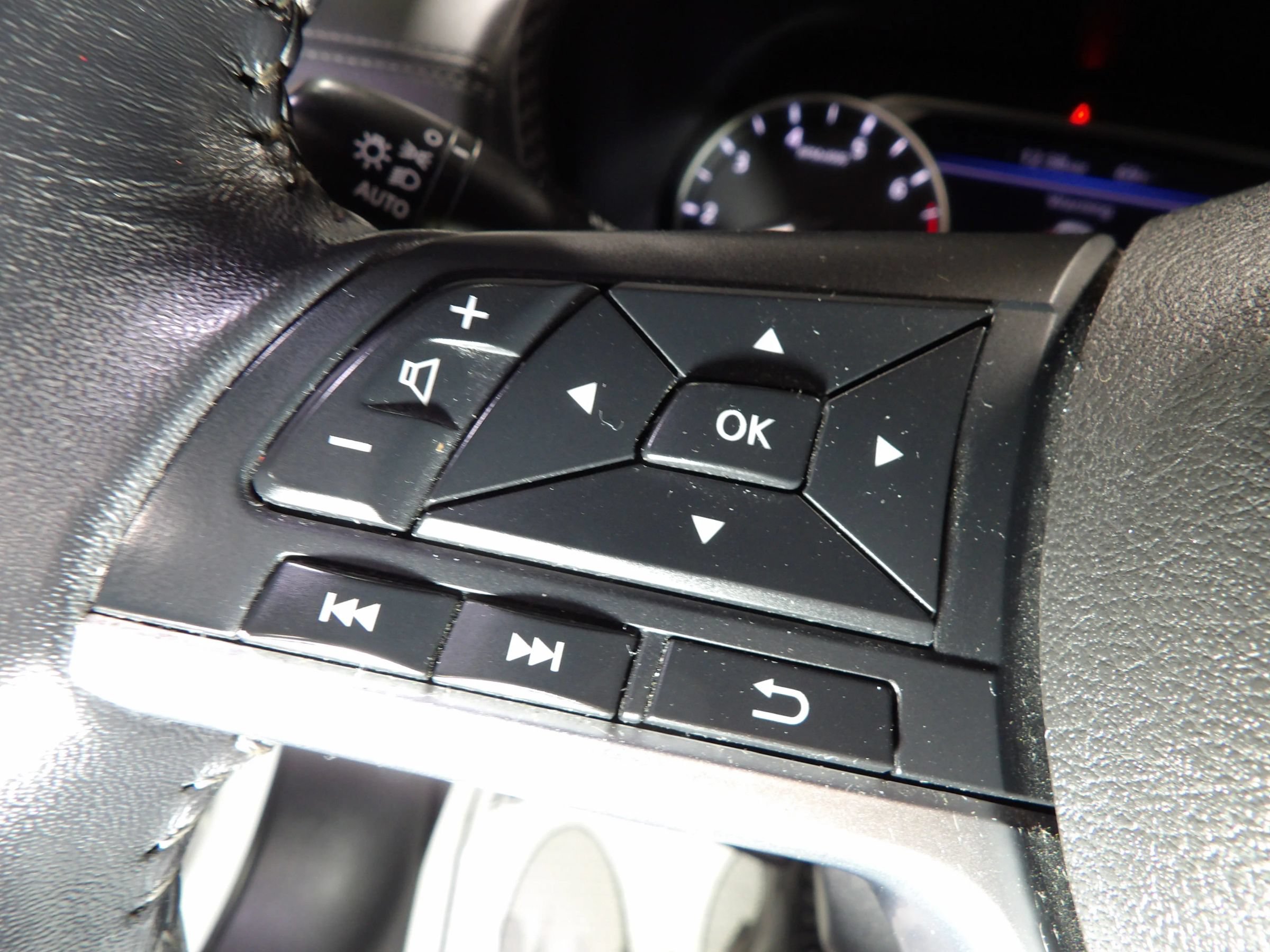 Used 2021 Nissan Sentra SV FWD image 16