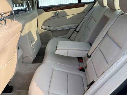 Used 2016 Mercedes-Benz E 350 4MATIC Sedan image 27