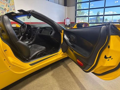 Used 2003 Chevrolet Corvette Convertible w/ Preferred Equipment Group1 RWD image 77