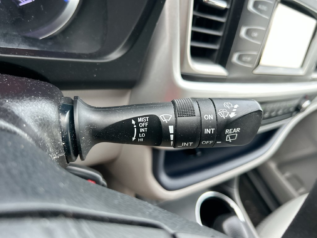 Used 2019 Toyota Highlander LE FWD image 18