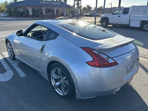Used 2009 Nissan 370Z Coupe RWD image 7