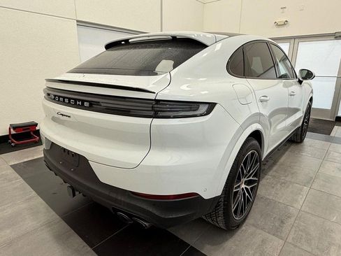 Certified 2025 Porsche Cayenne Coupe image 7
