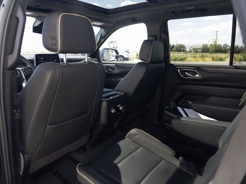 Used 2024 GMC Yukon SLT w/ SLT Luxury Package AWD/4WD image 20