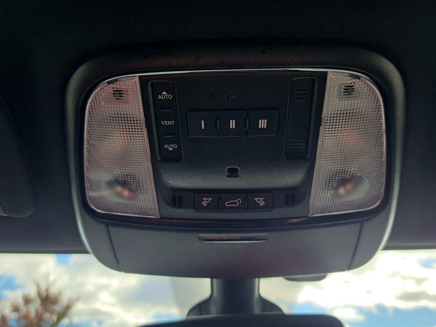 Used 2022 Dodge Durango R/T w/ Blacktop Package AWD/4WD image 42