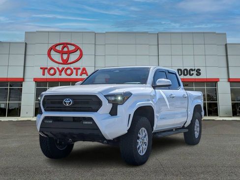 Used 2025 Toyota Tacoma SR5 AWD/4WD image 1