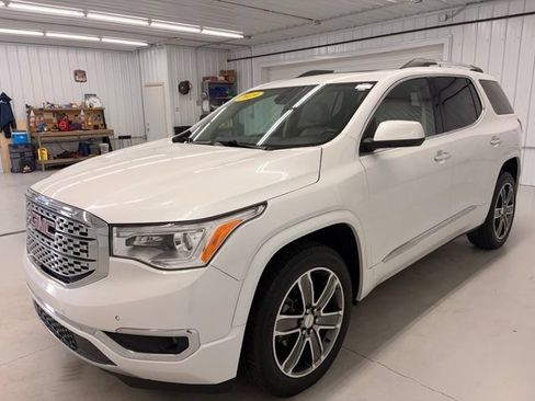 Used 2019 GMC Acadia Denali w/ Technology Package AWD/4WD image 3