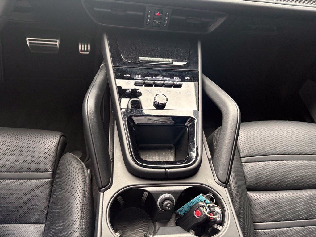 Certified 2025 Porsche Cayenne Turbo GT AWD/4WD image 23