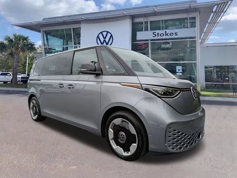 New 2025 Volkswagen ID. Buzz Pro S RWD image 2