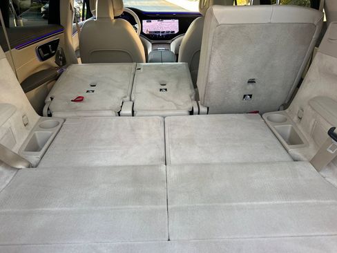 Certified 2023 Mercedes-Benz EQS 580 4MATIC SUV image 38