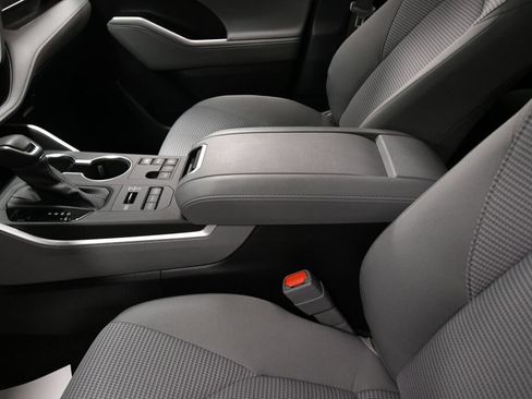 Certified 2024 Toyota Highlander LE image 24