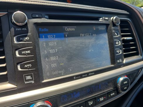 Used 2016 Toyota Highlander Limited Platinum AWD/4WD image 21