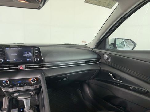 Used 2021 Hyundai Elantra SEL w/ Convenience Package image 28
