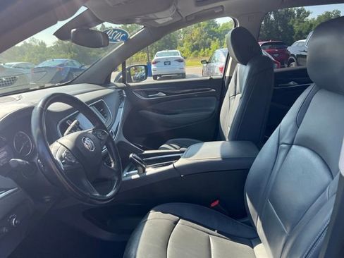 Used 2020 Buick Enclave Premium w/ Sun and Sites Package image 17