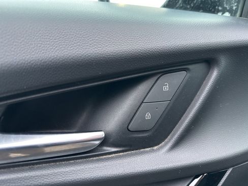 Used 2025 Chevrolet Equinox LT w/ Convenience Package II image 12