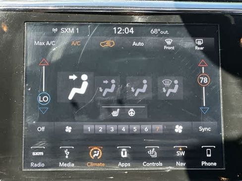 Used 2019 Jeep Grand Cherokee Altitude AWD/4WD image 16
