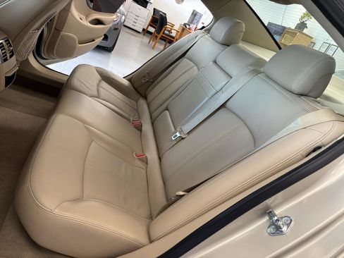 Used 2010 Buick LaCrosse CXL image 24