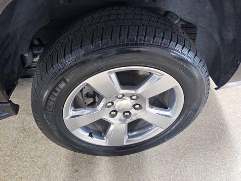 Used 2018 Chevrolet Suburban LT image 57