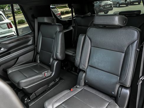 Used 2022 Chevrolet Tahoe LT w/ LT Signature Plus Package AWD/4WD image 18