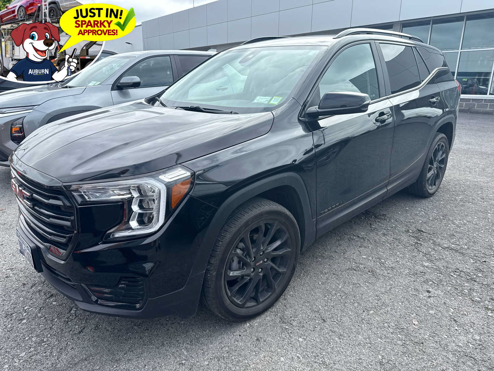 Used 2024 GMC Terrain SLE w/ Driver Convenience Package AWD/4WD image 1