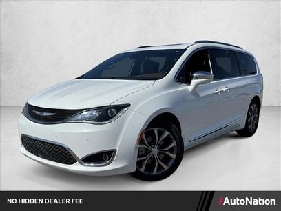 Used 2020 Chrysler Pacifica Limited w/ Tire & Wheel Group