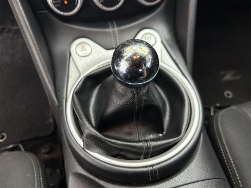 Used 2016 Nissan 370Z w/ Sport Package image 28