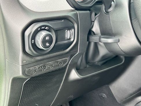 Used 2025 Jeep Gladiator Sport image 28