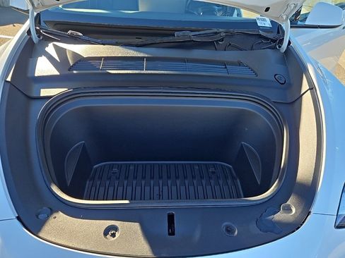 Used 2023 Tesla Model Y Long Range image 27