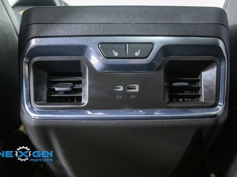 Used 2025 Chevrolet Silverado 1500 High Country w/ Technology Package AWD/4WD image 31