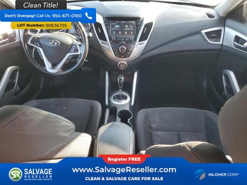 Used 2017 Hyundai Veloster image 11