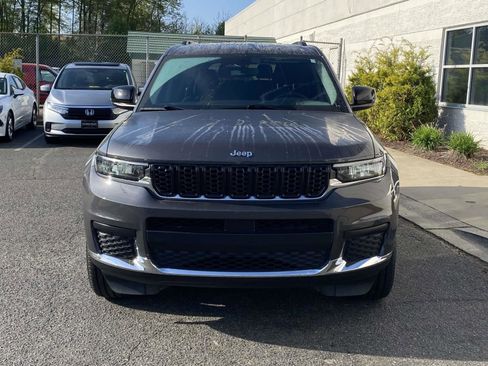 Used 2023 Jeep Grand Cherokee L Laredo image 2