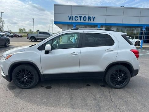Used 2022 Chevrolet Trax LT w/ Driver Confidence Package FWD image 8