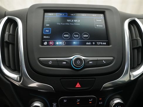 Used 2020 Chevrolet Equinox LT FWD image 17
