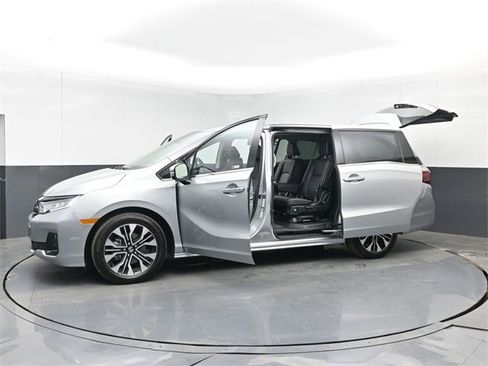 Used 2025 Honda Odyssey Elite image 56