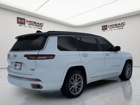 Used 2022 Jeep Grand Cherokee L Summit w/ Advanced Protech Group IV AWD/4WD image 3