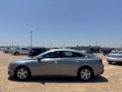 Used 2025 Chevrolet Malibu LS FWD image 12